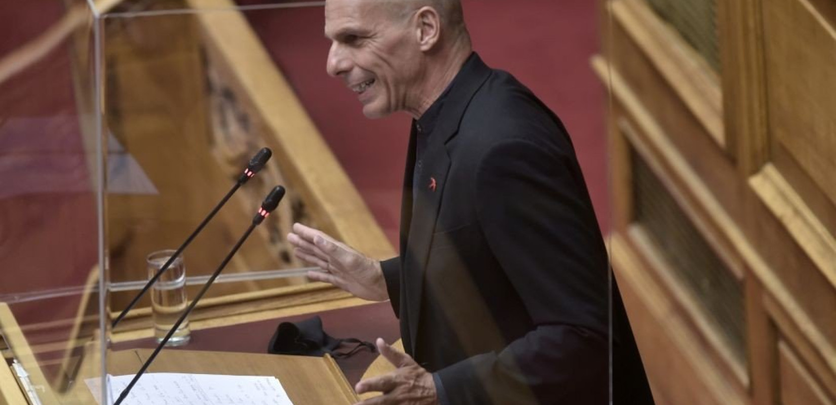 Βγήκαν τα «μαχαίρια» στη Βουλή για την κρατική επιχορήγηση στη γερμανική Fraport