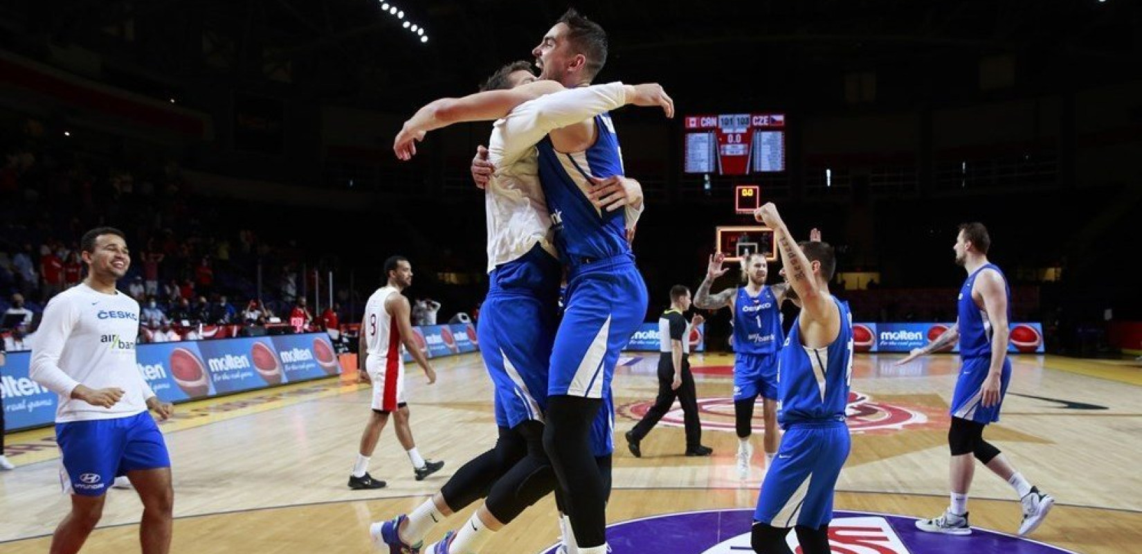 Μπάσκετ: Η Τσεχία έριξε "βόμβα" στο προολυμπιακό αποκλείοντας τον Καναδά (βίντεο)
