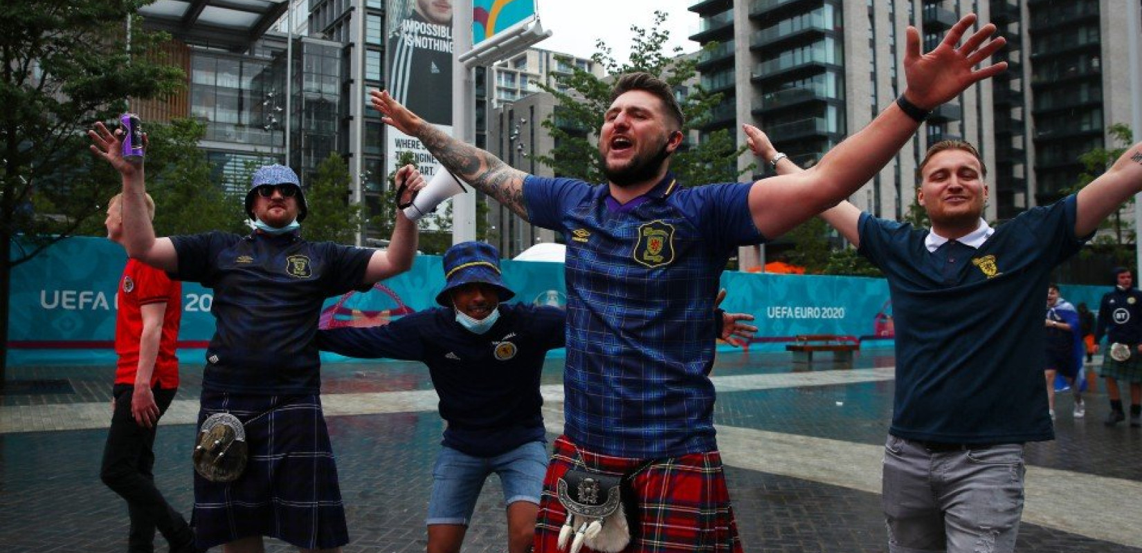 Εκατοντάδες Σκωτσέζοι με κορονοϊό βρέθηκαν στο Λονδίνο