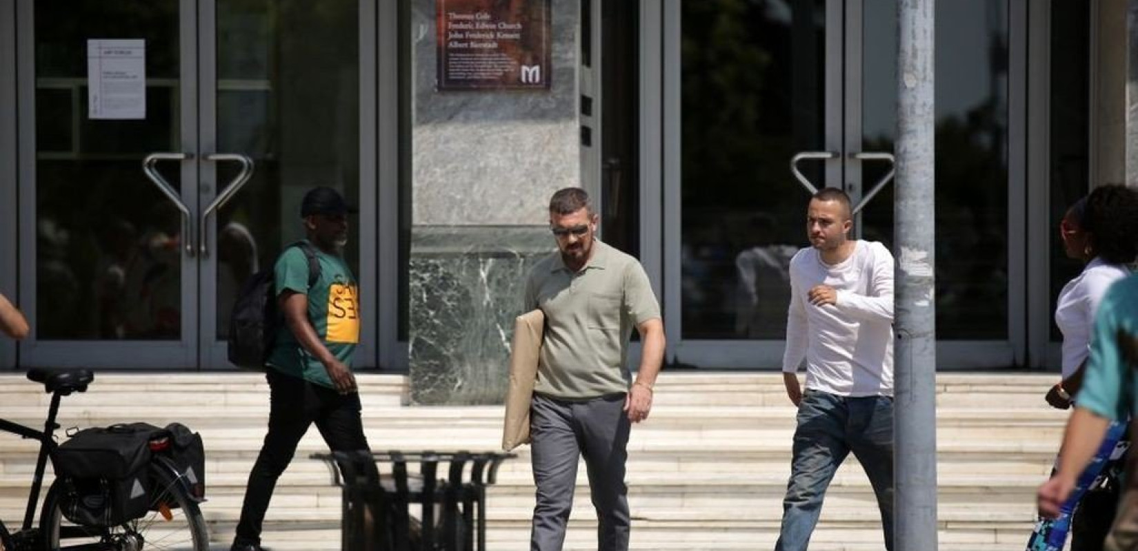 Θεσσαλονίκη: Ο Μπαντέρας κάνει καλό… και στα μαγαζιά (φωτ.)