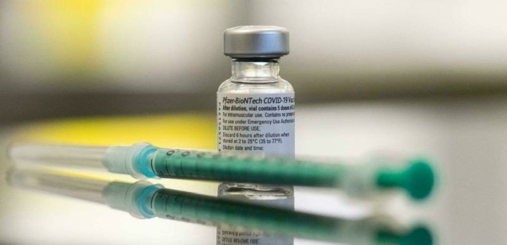 Υπό έρευνα το επικαιροποιημένο εμβόλιο της Pfizer -BioNTech για το αν συνδέεται με αυξημένο κίνδυνο εγκεφαλικού﻿