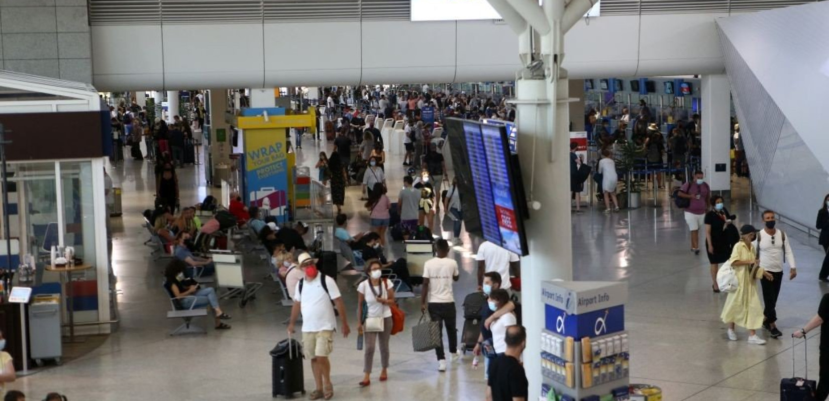 Ενώσεις καταναλωτών: Καταγγελίες για αδικαιολόγητες χρεώσεις κατά επτά αεροπορικών εταιρειών