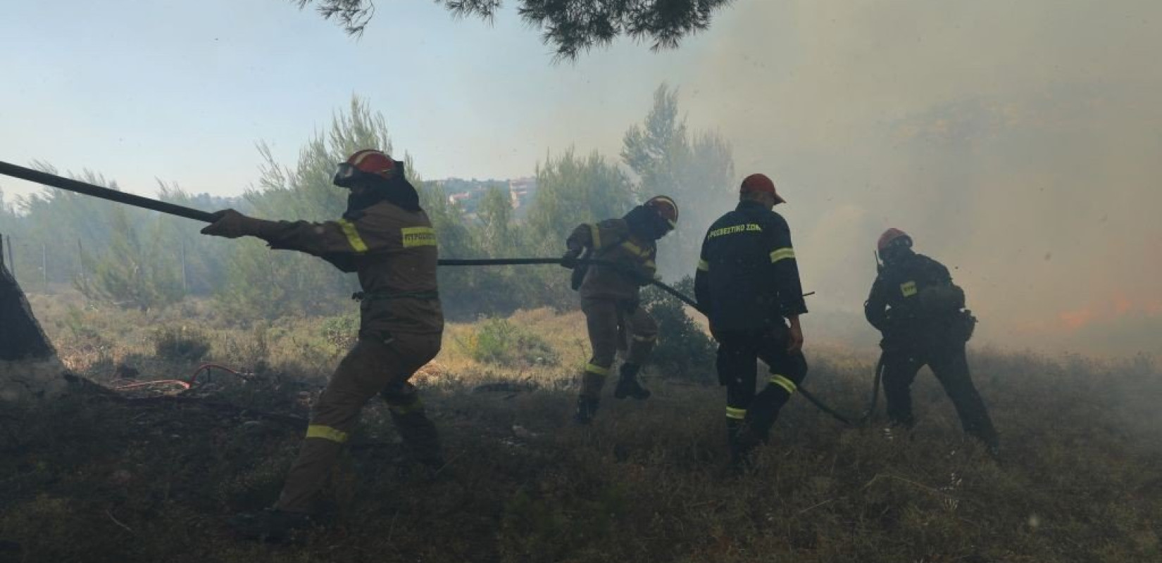 Μέσα σε ένα 24ωρο ξέσπασαν 20 φωτιές στη χώρα