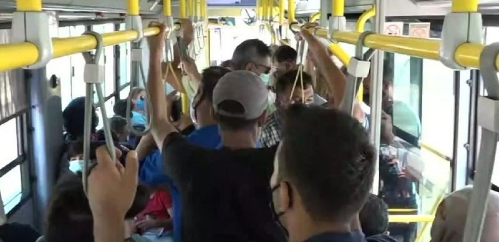 Θεσσαλονίκη: Πέτρες, αυγά και φωτοβολίδες πετούν στα αστικά λεωφορεία - Κάμερες ασφαλείας ζητούν οι οδηγοί