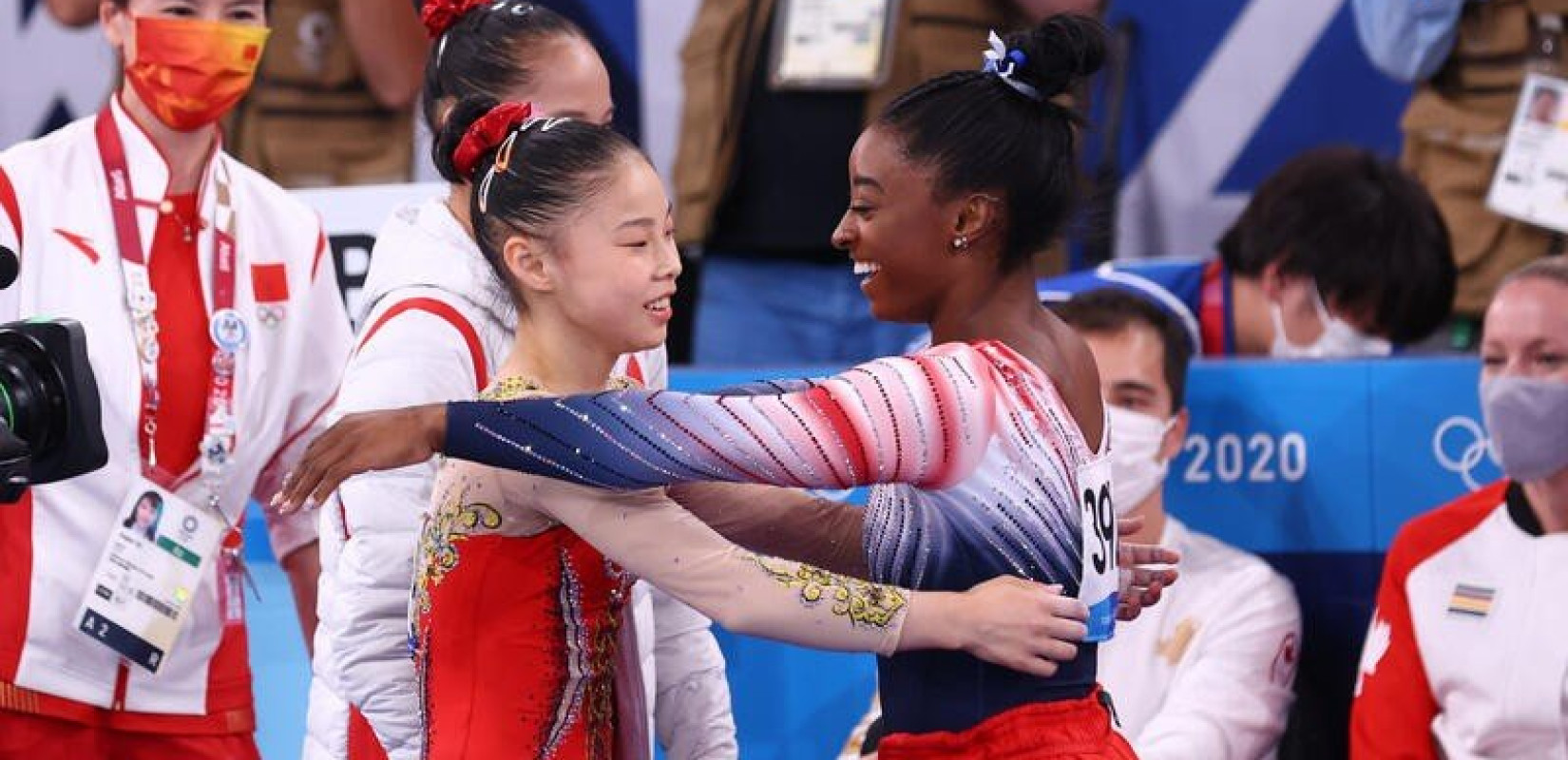 Ενόργανη: Μία 16χρονη Κινέζα νίκησε την Μπάιλς στη δοκό ισορροπίας (βίντεο)