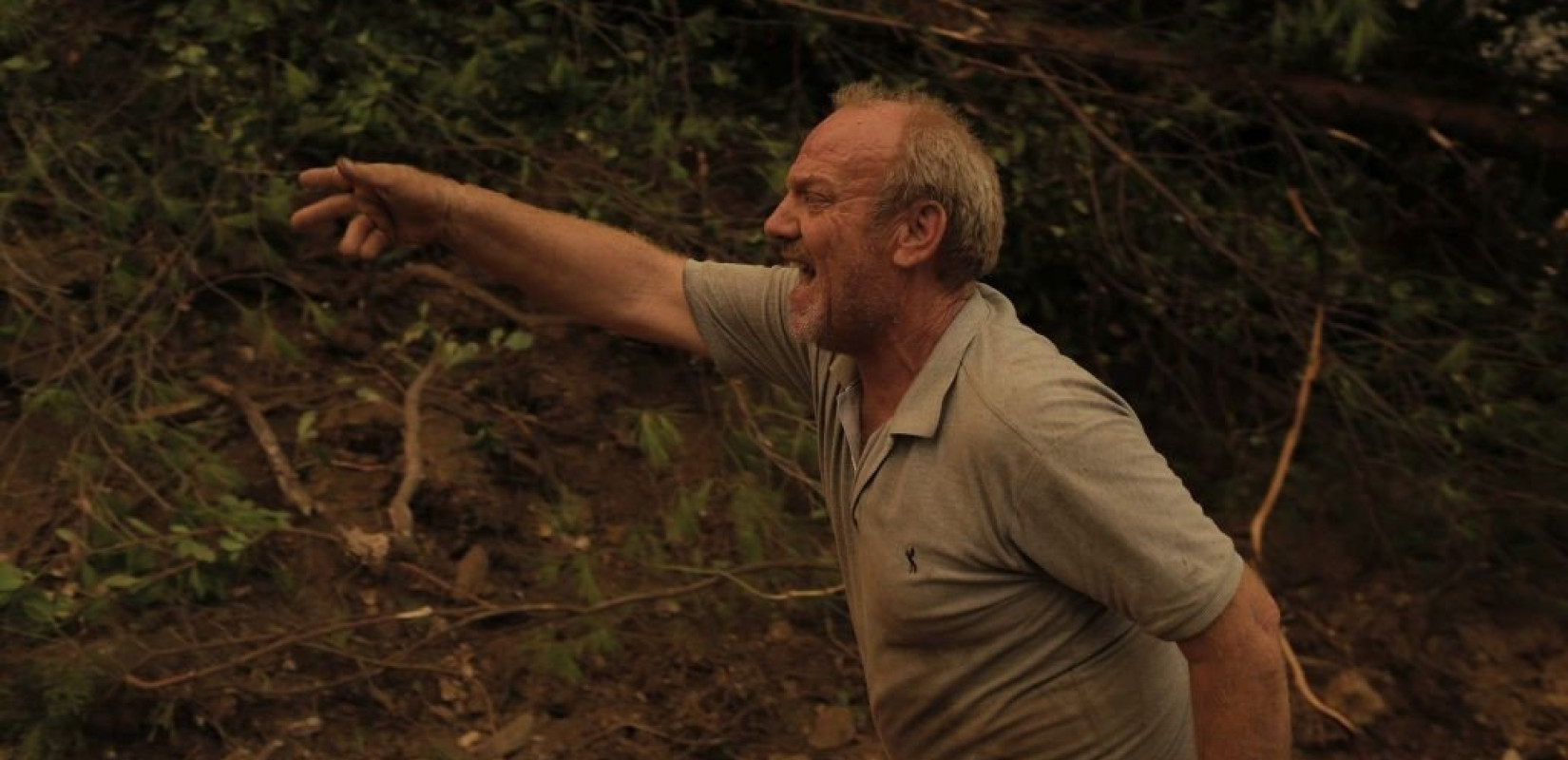 Μήνυμα εκκένωσης και στην Αβγαριά Ευβοίας-Κυκλωμένα 10 χωριά από τις φλόγες (βίντεο & φωτ.)