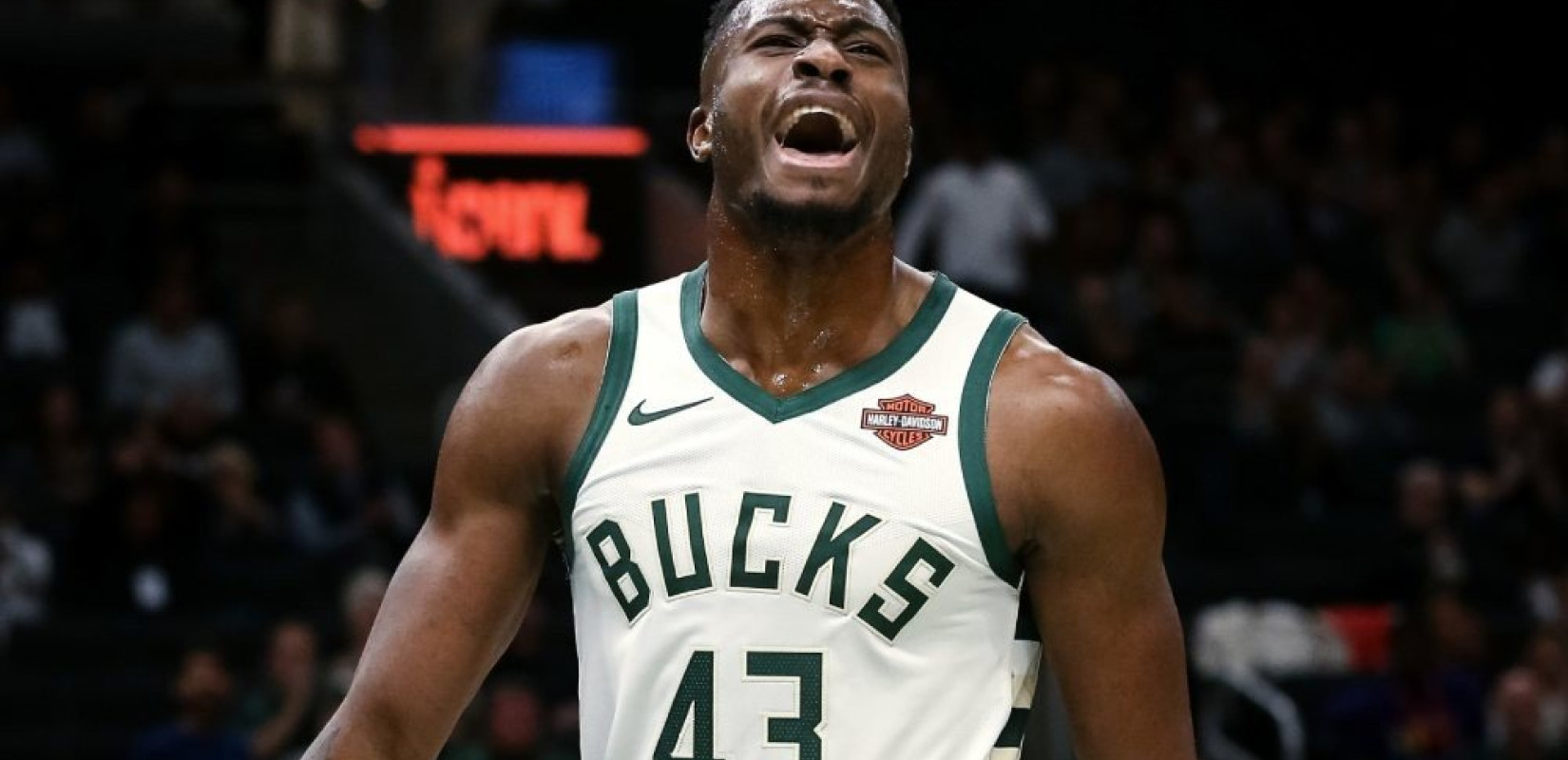 Μπάσκετ: Ο Θανάσης Αντετοκούνμπο τραυματίστηκε σοβαρά και χάνει το προολυμπιακό τουρνουά