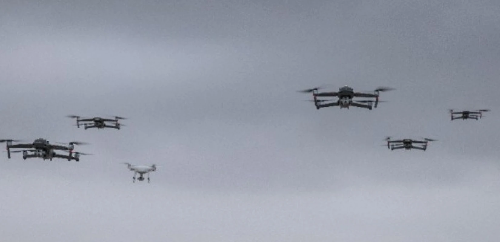 https://www.emakedonia.gr/portal-img/art_f_webp/237/drones.jpg