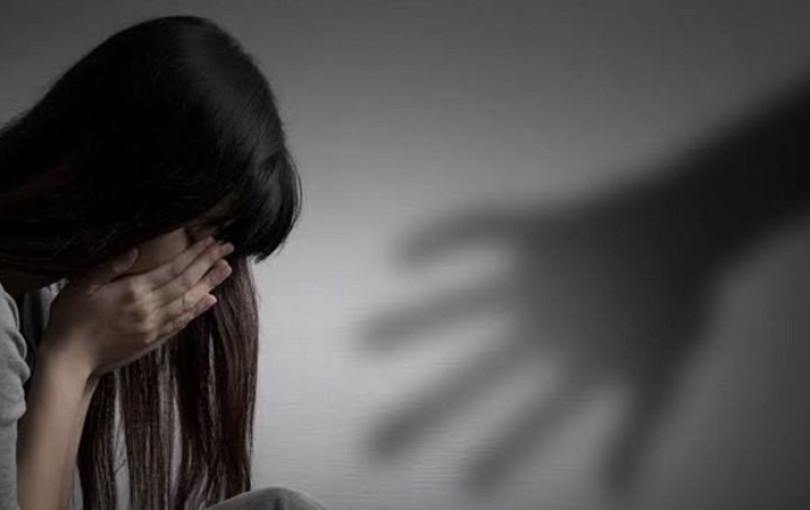 Ποινική δίωξη στις τέσσερις ανήλικες για την επίθεση στον Άγιο Παντελεήμονα – Στο εδώλιο και οι γονείς για παραμέληση εποπτείας