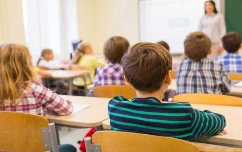 Θεσσαλονίκη: Μαθητές δημοτικού κατανοούν τις δυσκολίες των ΑμεΑ μέσα από την βιωματική δράση «Νιώσε Διαφορετικός»