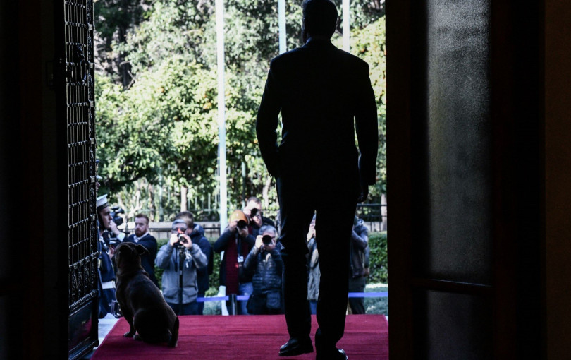 Πηγές Μαξίμου: Από την πρώτη στιγμή της κρίσης στη Βενεζουέλα, η κυβέρνηση τήρησε σοβαρή και υπεύθυνη στάση