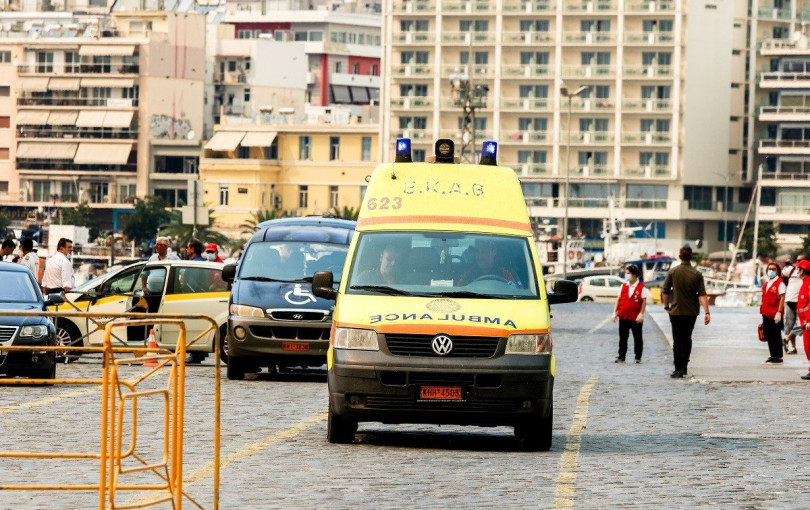 Αθήνα: Μοτοσικλέτα παρέσυρε πεζό στη Λεωφόρο Κηφισίας - Δύο τραυματίες