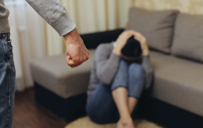 Βόλος: 17χρονη βγήκε στο μπαλκόνι και καλούσε σε βοήθεια - Συνελήφθη ο πατέρας της