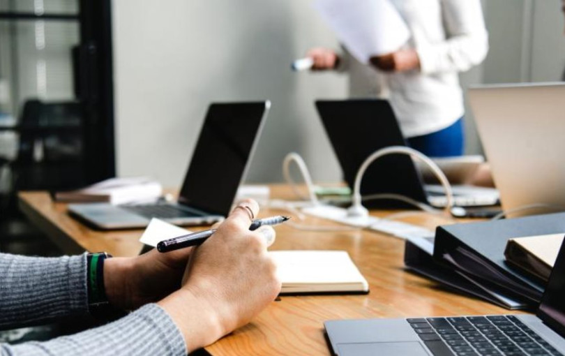 Παραδείγματα και διευκρινίσεις από τον ΕΦΚΑ για την απαλλαγή από επιπρόσθετες εισφορές στις υπερωρίες - Μειώνεται το κόστος για τους εργοδότες