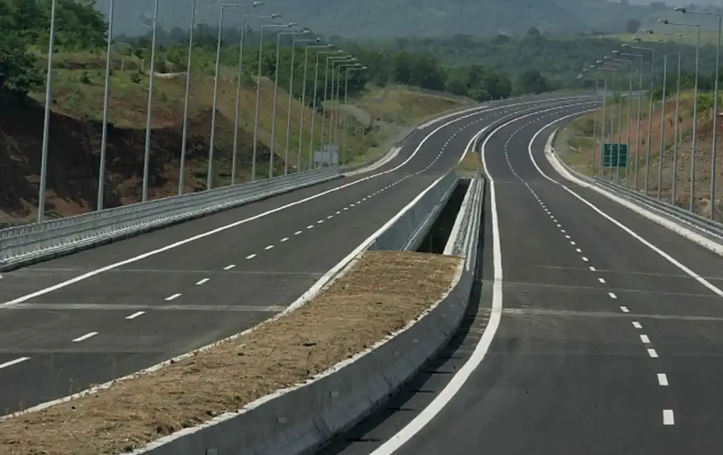 Διακόπτεται η κυκλοφορία της Εγνατίας Οδού στον κόμβο της Κομοτηνής λόγω των αγροτικών κινητοποιήσεων