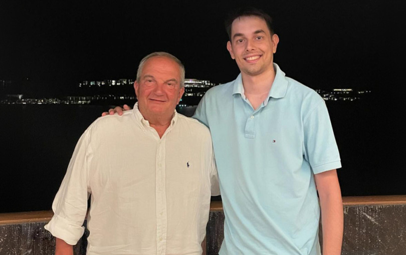 Με ποιον συναντήθηκε στην Πύλο ο Κώστας Καραμανλής;