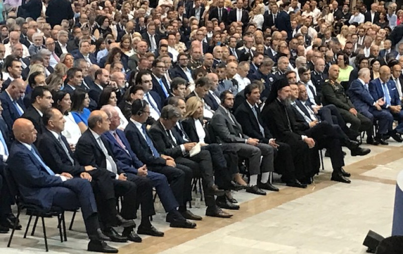 Οι ACDC και ο Μητσοτάκης