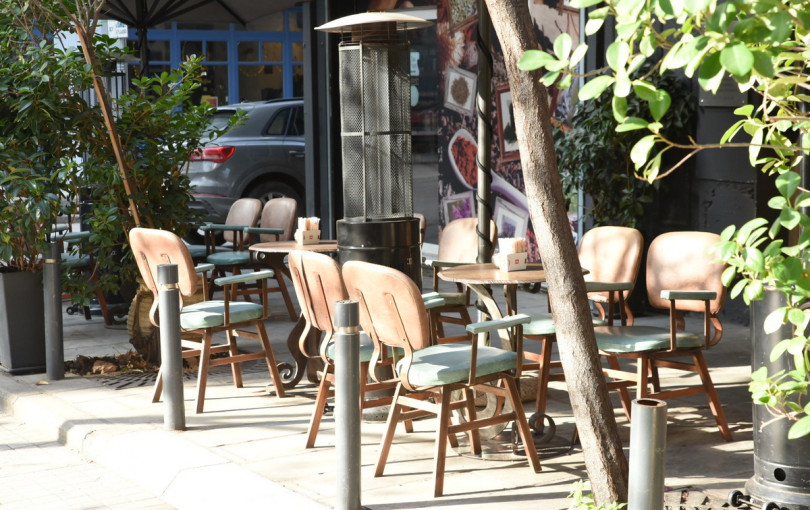 Θεσσαλονίκη: Οι δήμοι έδωσαν «το πράσινο φως» στο αίτημα του ΒΕΘ - Καταργείται το τέλος πεζοδρομίων για επιχειρήσεις