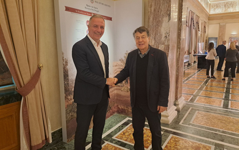 Τετ α-τετ με τον Ότο