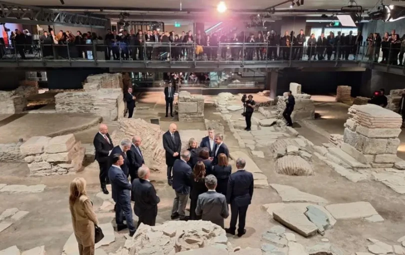 Όταν ο Μητσοτάκης θυμήθηκε τον Καραμανλή