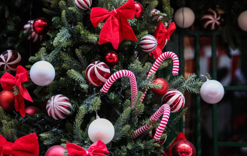 Ο δήμος Χαλκηδόνος ανακοίνωσε το πρόγραμμα φωταγώγησης των χριστουγεννιάτικων δέντρων