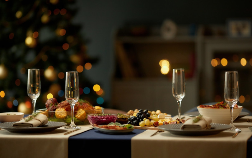 Δημοσκόπηση Alco: Το 49% των πολιτών σχεδιάζει να δαπανήσει λιγότερα για το φετινό γιορτινό τραπέζι