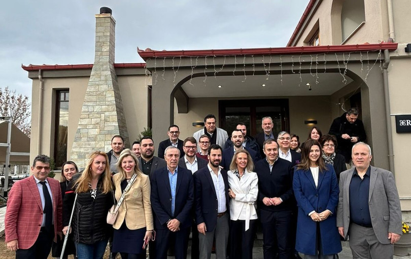 Η γαλάζια Πολιτική Ακαδημία