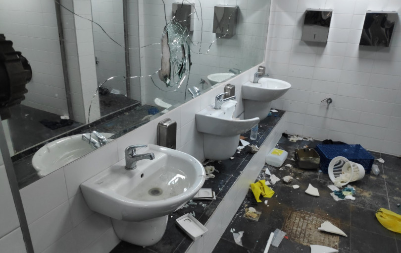 Θεσσαλονίκη: Οι κάμερες στις δημόσιες τουαλέτες, τα πρόστιμα για τα τραπεζοκαθίσματα και το «κρυφτό» στο ΑΠΘ. Γράφει ο Σαλονικιός