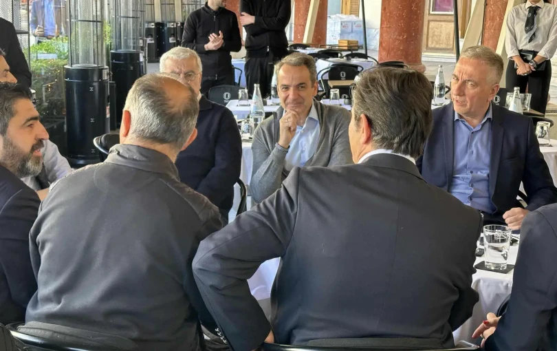 Θεσσαλονίκη: «Γαλάζιος» αναβρασμός από το ανακάτεμα της τράπουλας με τον ανασχηματισμό. Γράφει ο Μποξέρ*