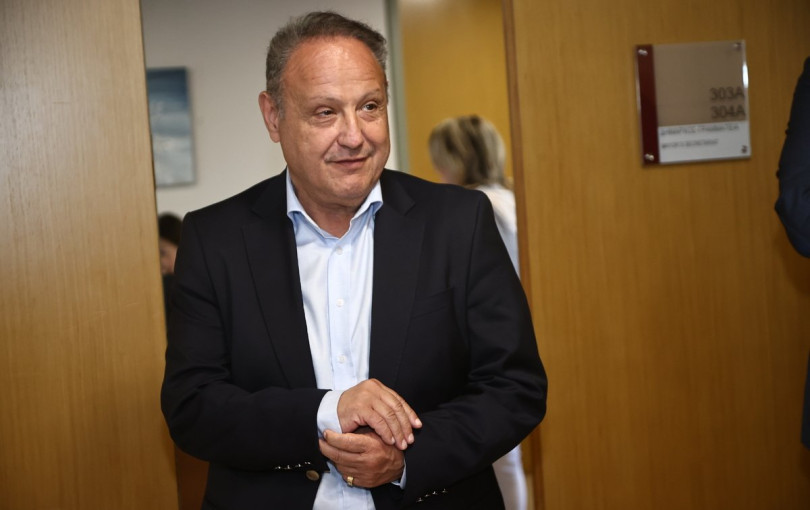 Με... Ελ Γκρέκο οι πασχαλινές ευχές του Στέλιου Αγγελούδη