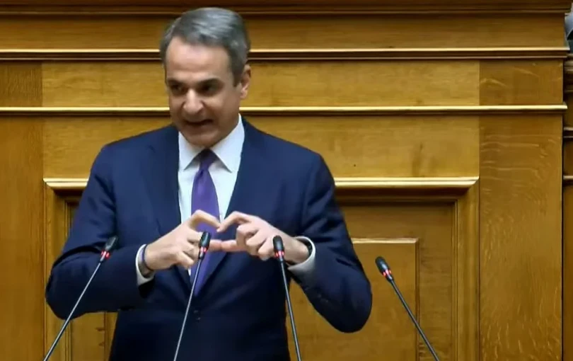 Τα πρώτα χαμόγελα στην κυβέρνηση και οι καρδούλες του Μητσοτάκη προς τη Ζωή. Γράφει ο Μποξέρ*