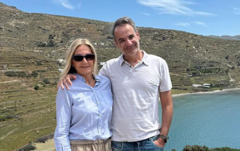 Με τη Μαρέβα στην Τήνο ο Κυριάκος για το Πάσχα