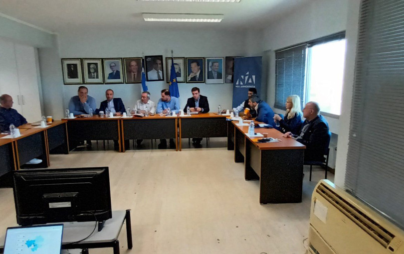 Ζεσταίνουν τις κομματικές μηχανές στη ΝΔ