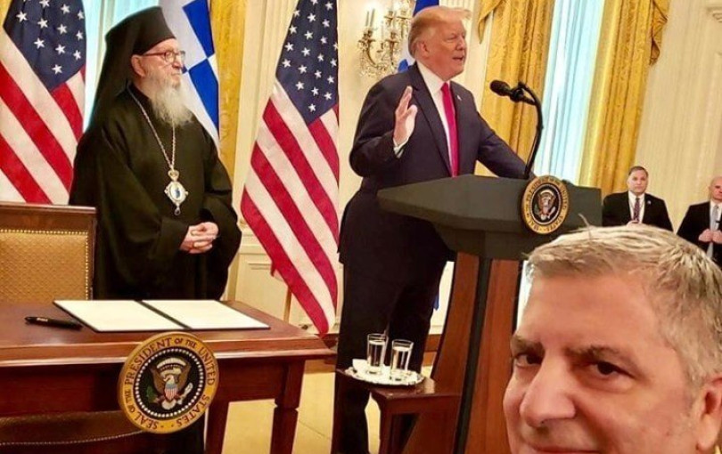 Ο Πατούλης "τρυπώνει" καρέ καρέ στο πρώτο πλάνο του Τραμπ (photos)