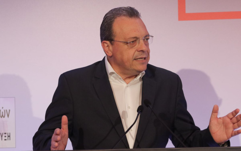 Σ. Φάμελλος: «Τα ΜΑΤ των Μητσοτάκη και Χρυσοχοΐδη έπνιξαν στα δακρυγόνα μικρά παιδιά, εκπαιδευτικούς και γονείς»