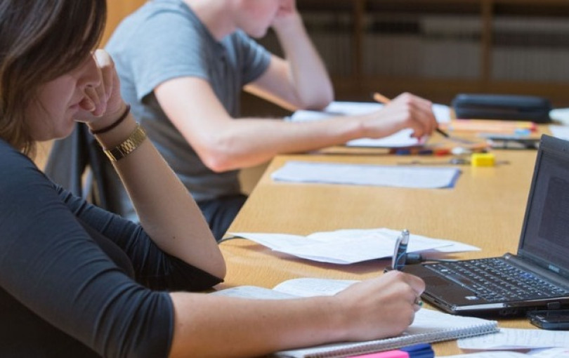 Πανεπιστήμιο Κρήτης: Μητέρα φοιτητή «εισέβαλε» σε γραφείο καθηγητή για να ζητήσει αναβαθμολόγηση -  Είχε μηδενιστεί λόγω χρήσης AI