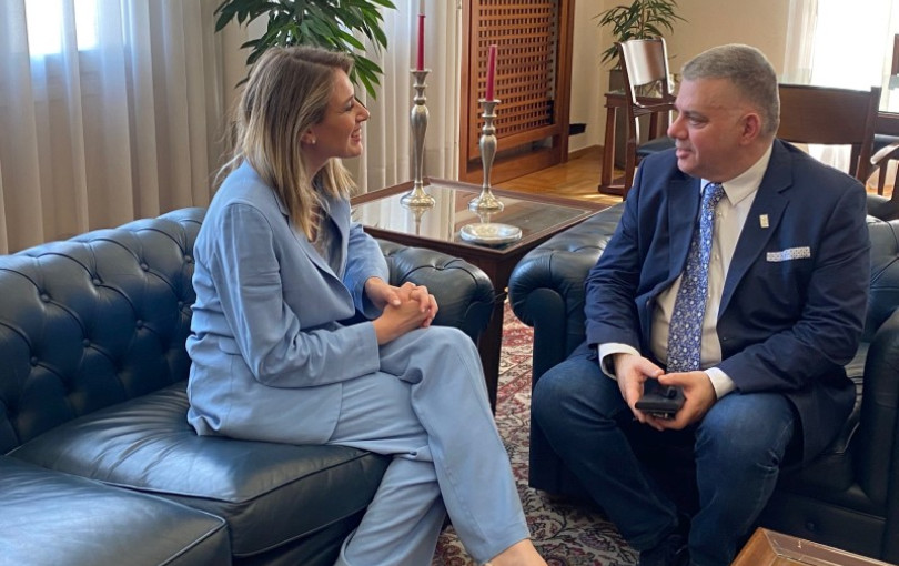 Στο επίκεντρο οι μικρομεσαίοι: Συνάντηση Ευθυμίου – Παπαδόπουλου με προτάσεις για εργασία, ασφάλιση και καινοτομία