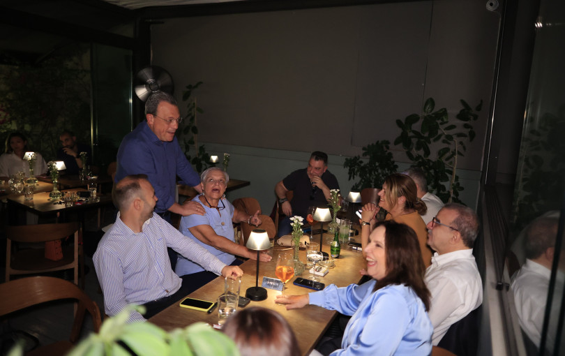 Η έξοδος των βουλευτών του ΣΥΡΙΖΑ με θέα... Ακρόπολη