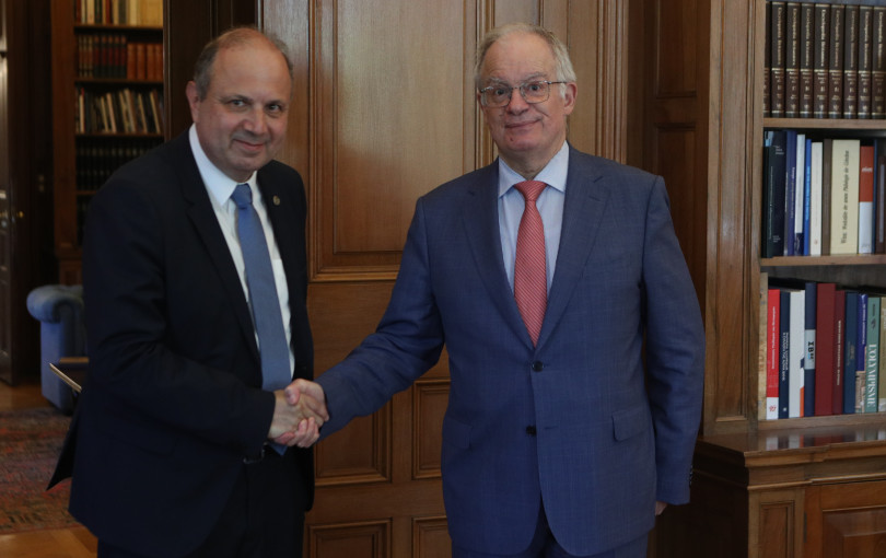 Θεσσαλονίκη: Ίσως η τελευταία τους ΔΕΘ, τα “σωστά” και τα “λάθος” του Ζέρβα, η συγκέντρωση της Καρυστιανού και η εξωστρέφεια του ΑΠΘ. Γράφει ο Σαλονικιός