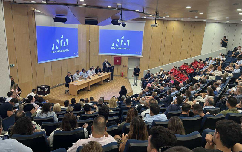 Πήγα σε μια εκδήλωση κομματικού πατριωτισμού και έφυγα με τη σκέψη: πώς να "μη μας πιάνει απελπισία"; Της Σοφίας Χριστοφορίδου