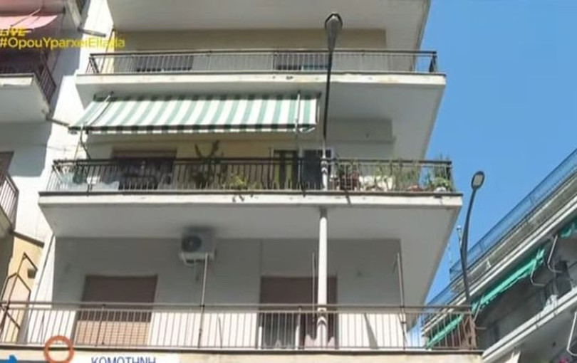 Μπαλκόνι με... στύλ(ο) στην Κομοτηνή - Η απίθανη πολεοδομική «πατέντα» (βίντεο)