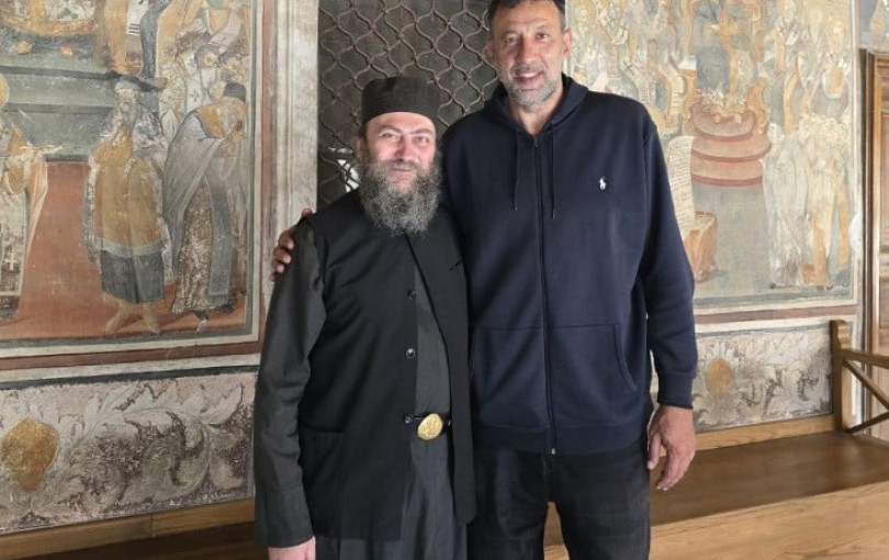 Στο Άγιο Ορος ο Βλάντε Ντίβατς
