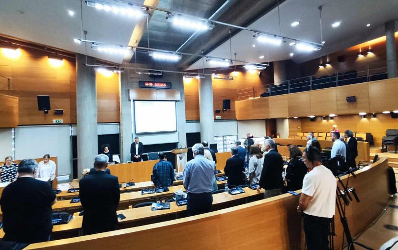 Θεσσαλονίκη: Ενός λεπτού σιγή για το Διονύση Σαββόπουλο στο δημοτικό συμβούλιο
