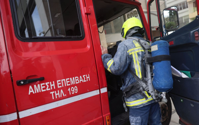 Θεσσαλονίκη: Φωτιά σε φορτηγό που μετέφερε ψυκτικό υγρό στην Άσσηρο