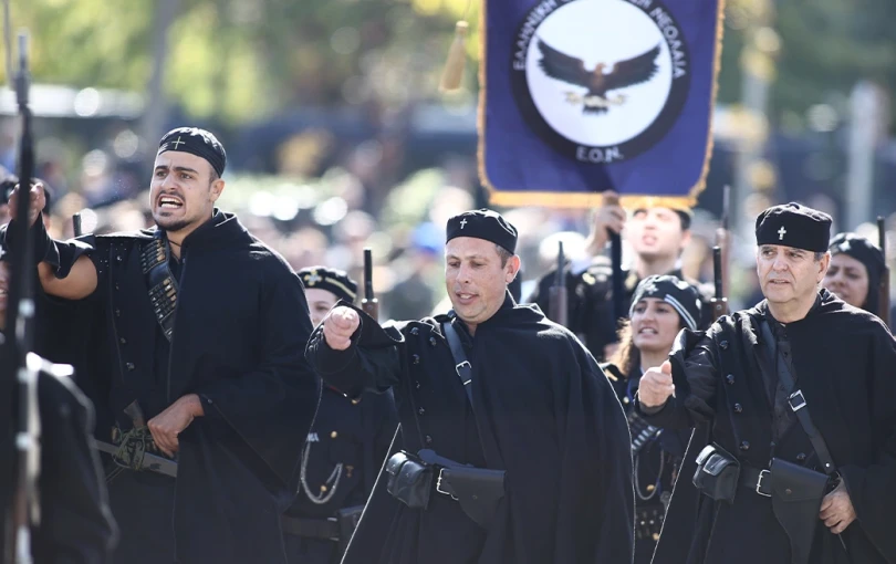 Καταγγελία Νίκου Παπανδρέου: Ακροδεξιά oργάνωση έλαβε μέρος στην στρατιωτική παρέλαση της Θεσσαλονίκης