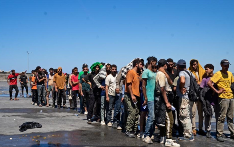 Νέο νομοσχέδιο για τη μετανάστευση: Τι προβλέπουν οι νέες διατάξεις για τις άδειες διαμονής και τις κυρώσεις