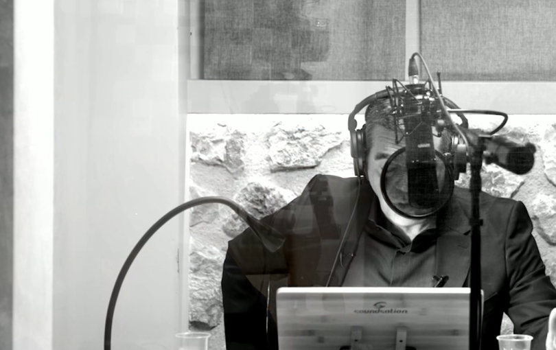 Και σε audiobook η «Ιθάκη» του Τσίπρα με την φωνή γνωστού ηθοποιού - Δείτε βίντεο