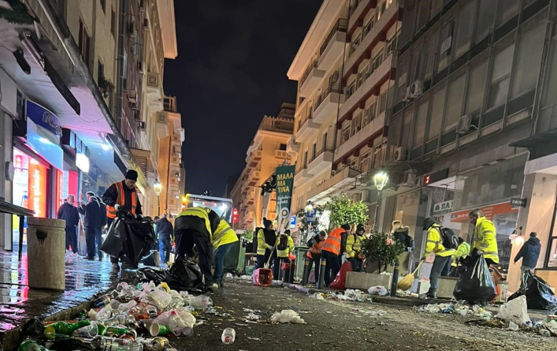 Θεσσαλονίκη: Ενισχύεται η καθαριότητα στο κέντρο ενόψει Χριστουγέννων - Οι ενέργειες του Δήμου