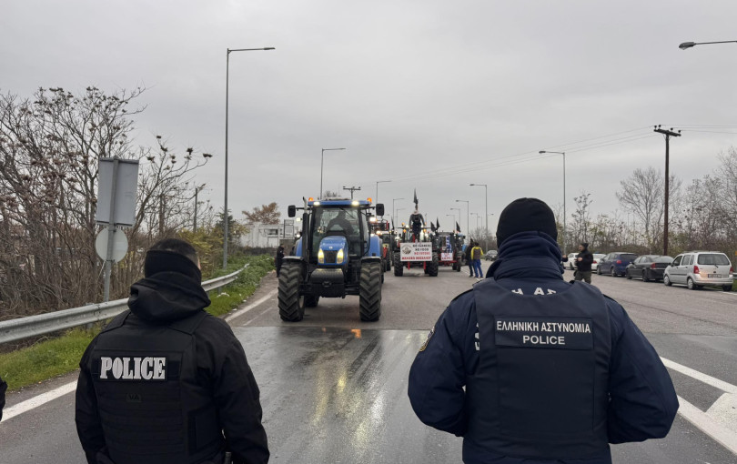 Διευρύνονται τα αγροτικά μπλόκα και στη Μακεδονία: Κλειστές οι εθνικές οδοί - Τι αποφάσισαν οι συνελεύσεις τους