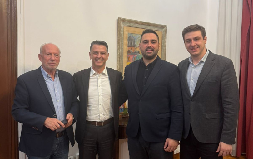 Βραδινοί επισκέπτες στο Διοικητήριο